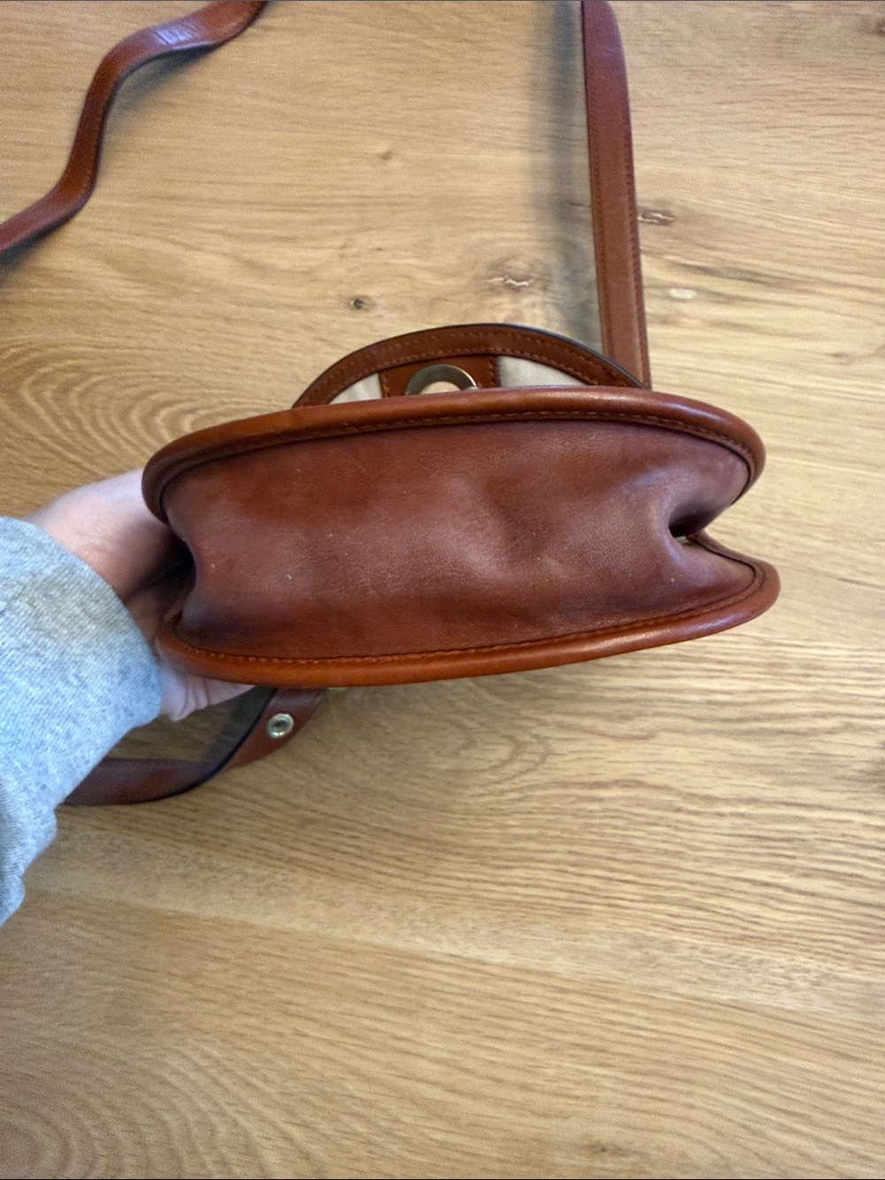 Coach Chestnut Brown Leather Crossbody Saddle Bag with Gold-Tone Turnlock - Picture 4 of 8